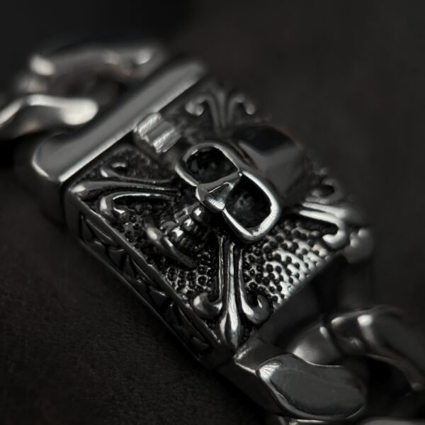 Pirate Skull Cuban Chain - Image 3