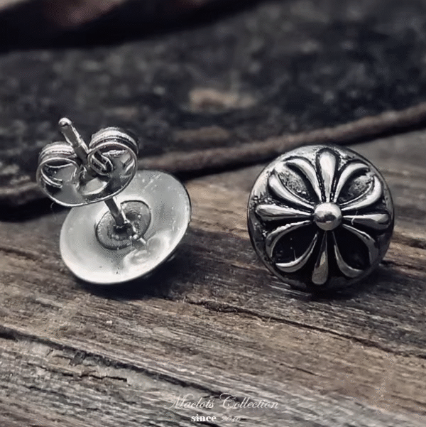 Iris Crest Stud - Image 2